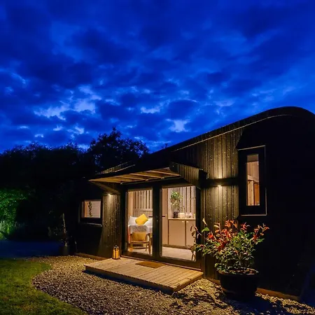 Οργανωμένο κάμπινγκ Glamping At The Grove, And 2*