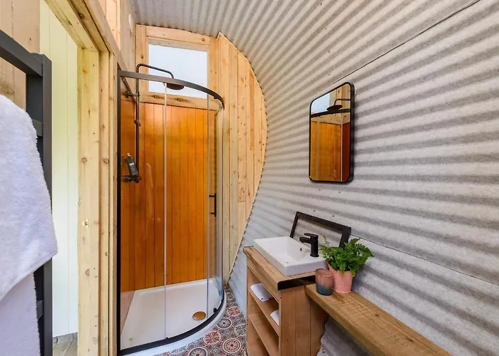 Glamping At The Grove, And Luxuszelt