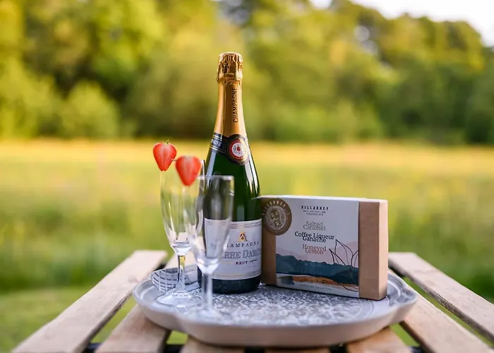 Glamping At The Grove, And Розкішний намет Кілларні