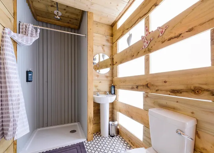 Розкішний намет Glamping At The Grove, And