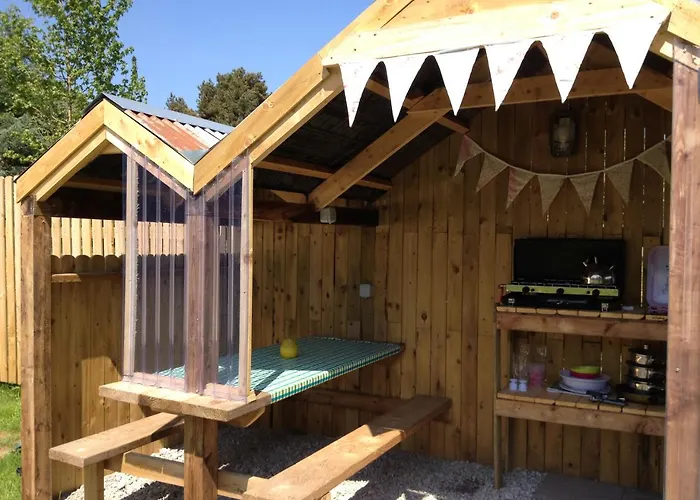 Glamping At The Grove, And Luxuszelt