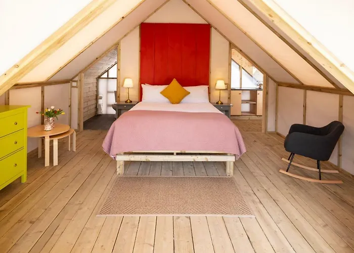 Glamping At The Grove, And Розкішний намет