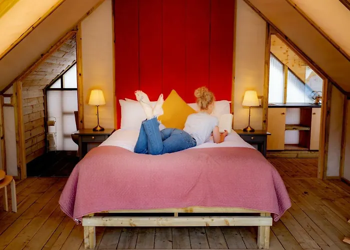 Розкішний намет Glamping At The Grove, And Кілларні