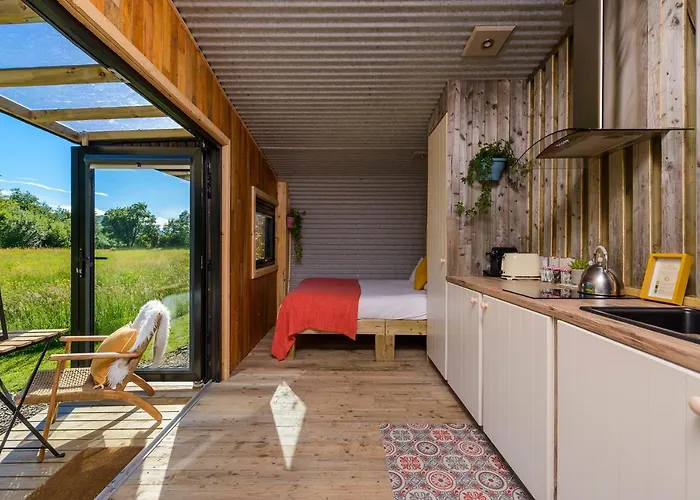 Glamping At The Grove, And Роскошный шатер 4*